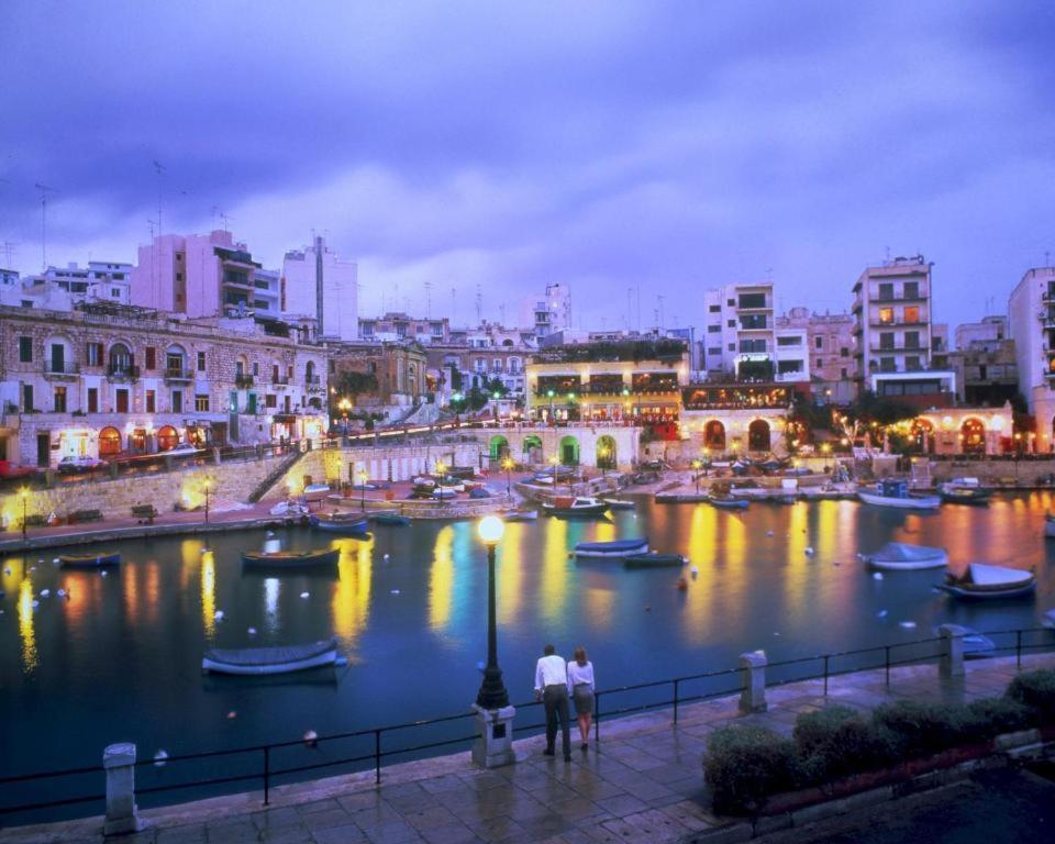 A Lovely 3 Bedroom, 3 Baths In The Centre Of By 360 Estates Apartment Gzira