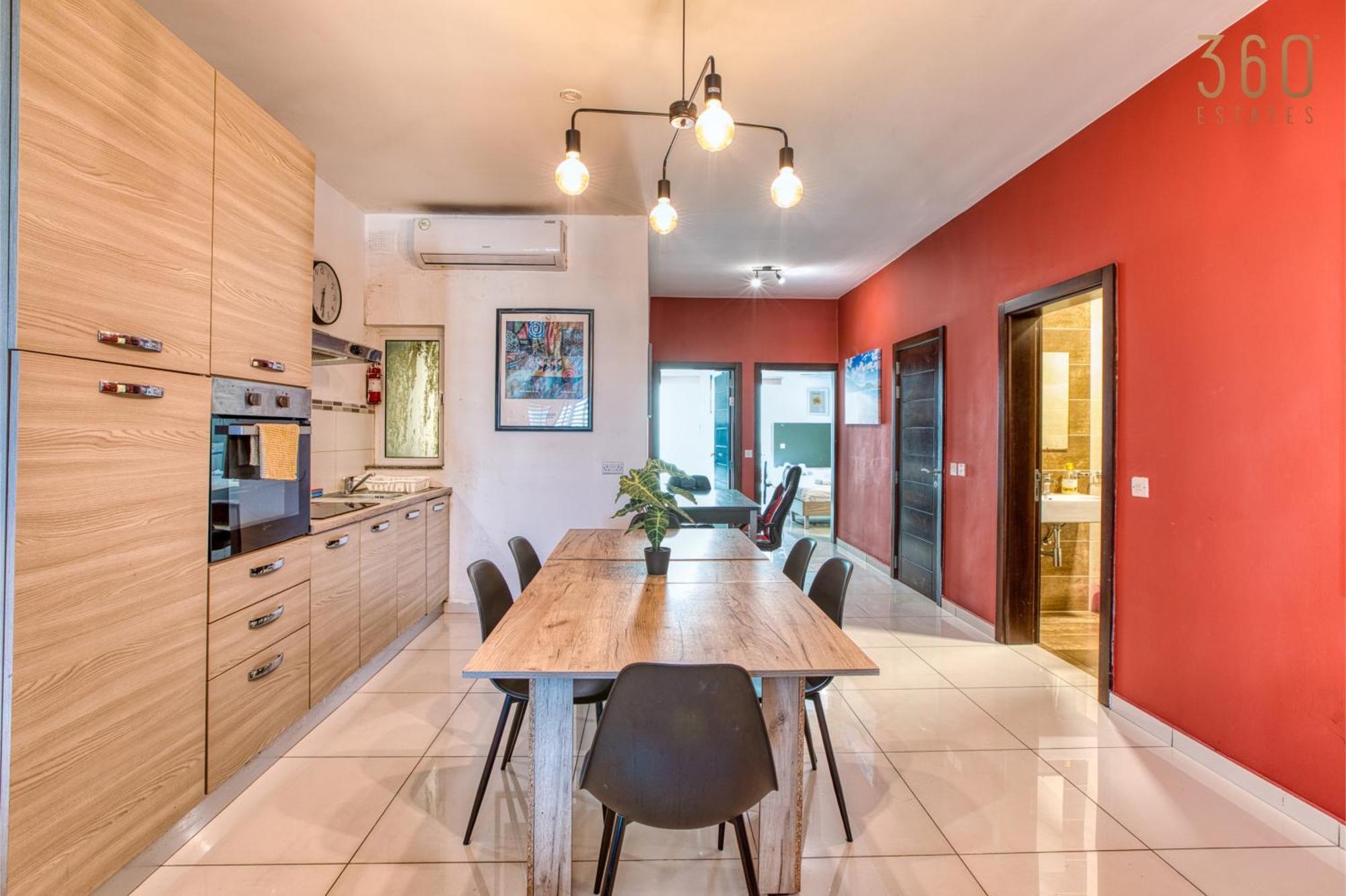 A Lovely 3 Bedroom, 3 Baths In The Centre Of By 360 Estates *