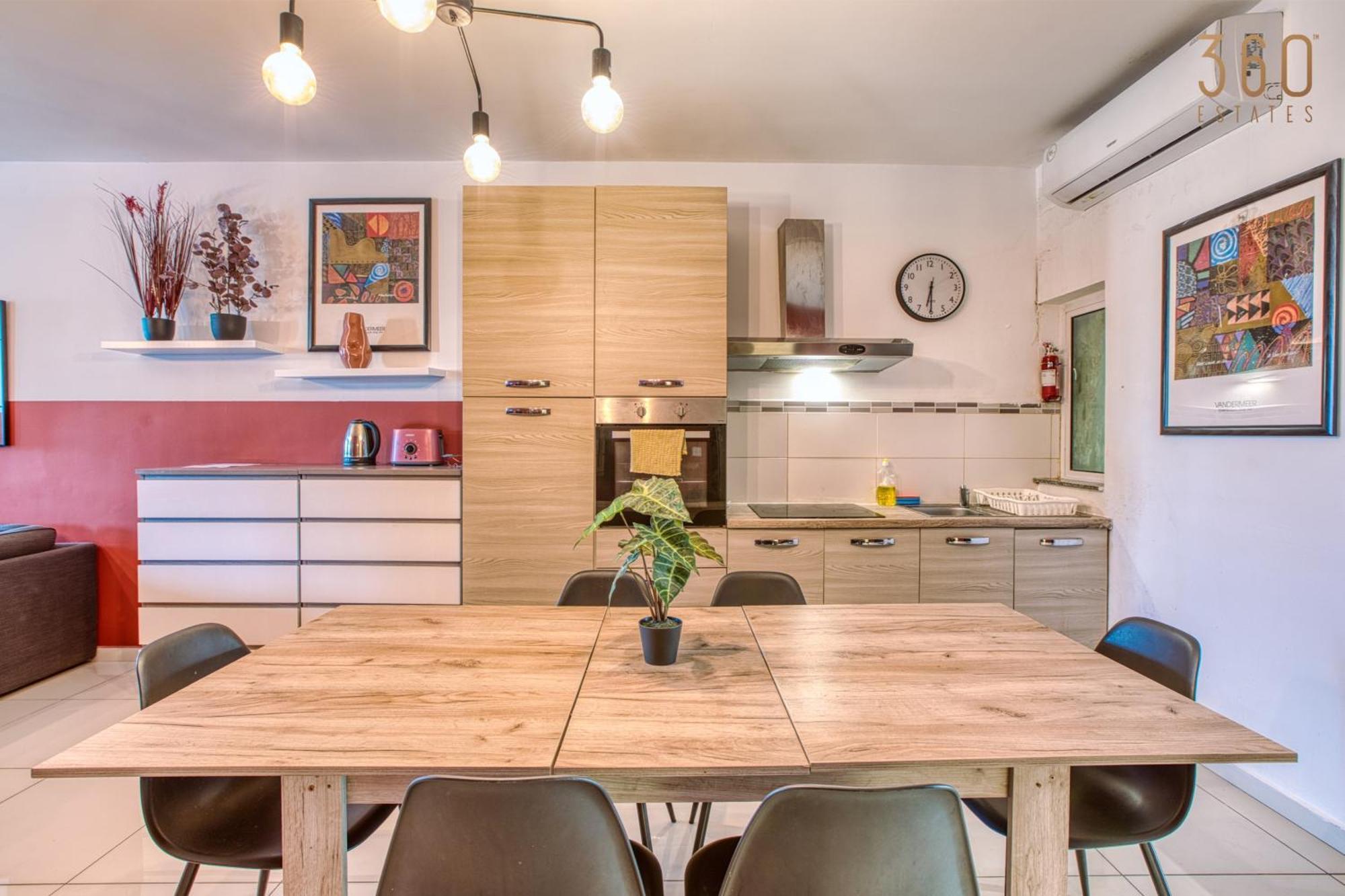 A Lovely 3 Bedroom, 3 Baths In The Centre Of By 360 Estates