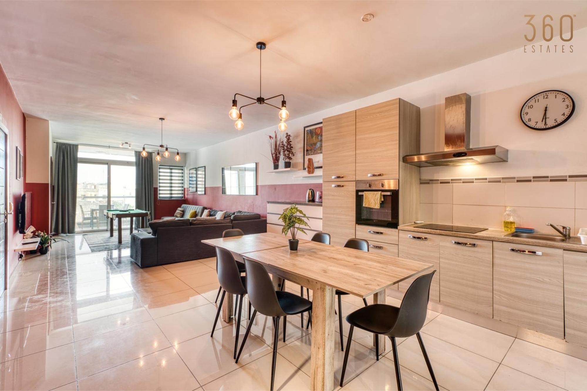 A Lovely 3 Bedroom, 3 Baths In The Centre Of By 360 Estates Apartment
