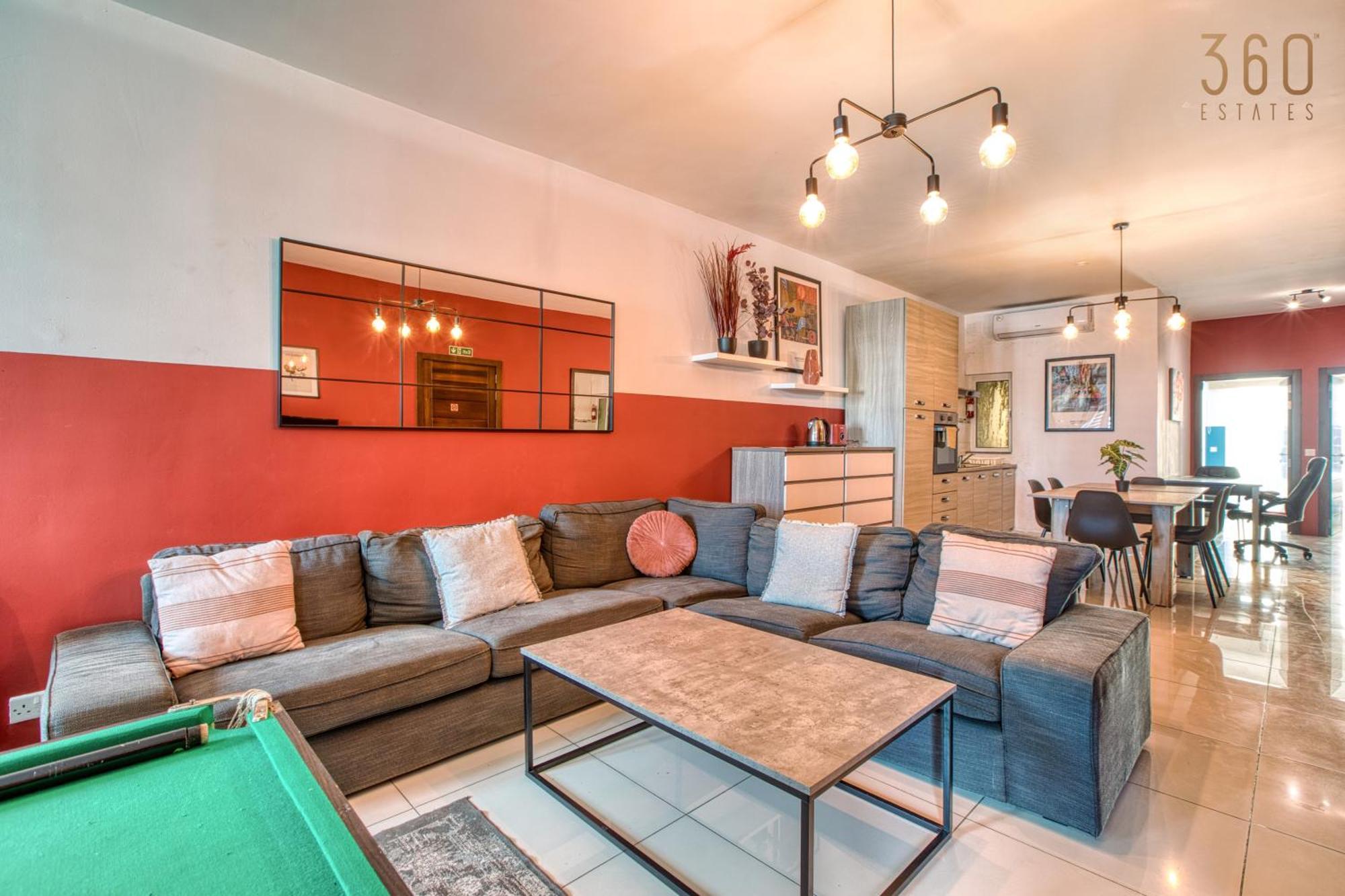 A Lovely 3 Bedroom, 3 Baths In The Centre Of By 360 Estates * Gzira
